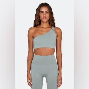 Set Active - Sculptflex ribbed one shoulder bra in Rain size Small NWOT